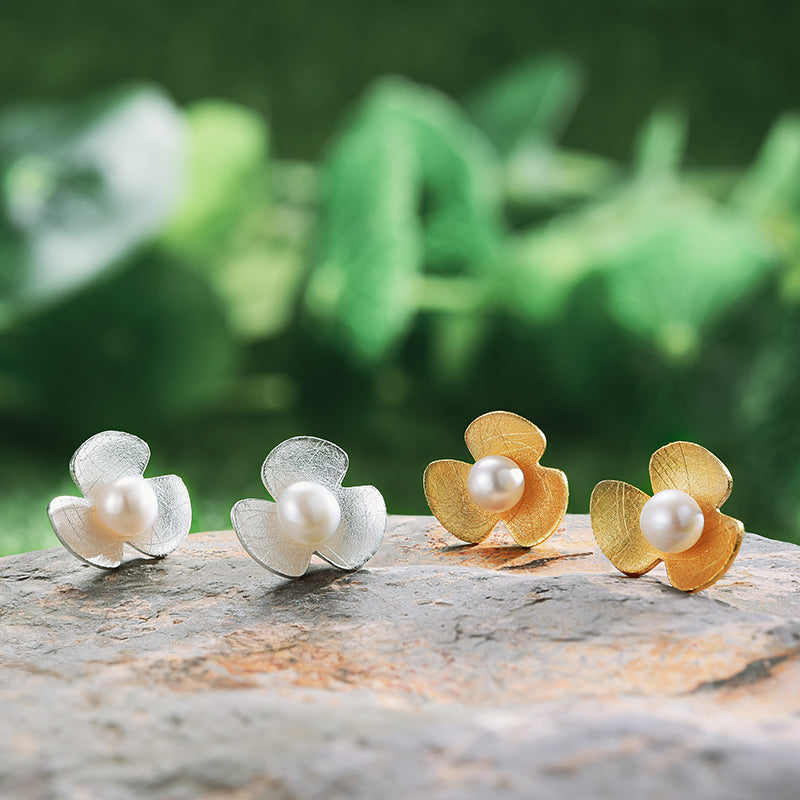 Natural Pearl Fresh Clover Flower Stud Earrings