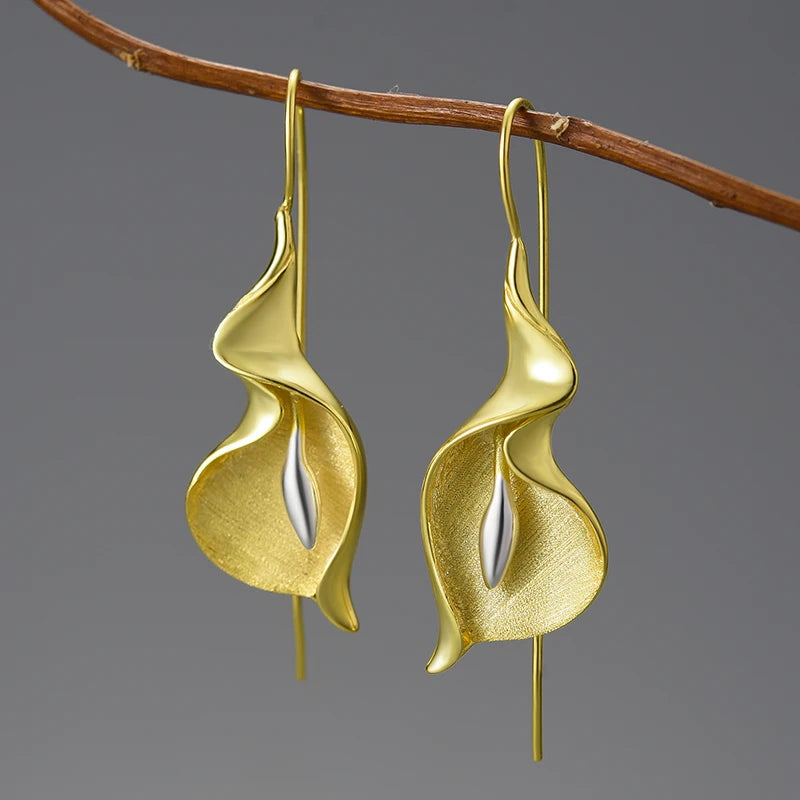 Calla Lily Flower Dangle Earrings